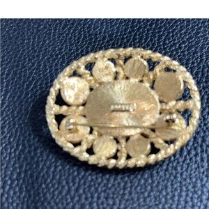 vintage Monet Gold Tone W Faux Pearls Brooch